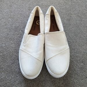 TOMS Women's Classic Canvas Slip-Ons, Natural White - Size 11